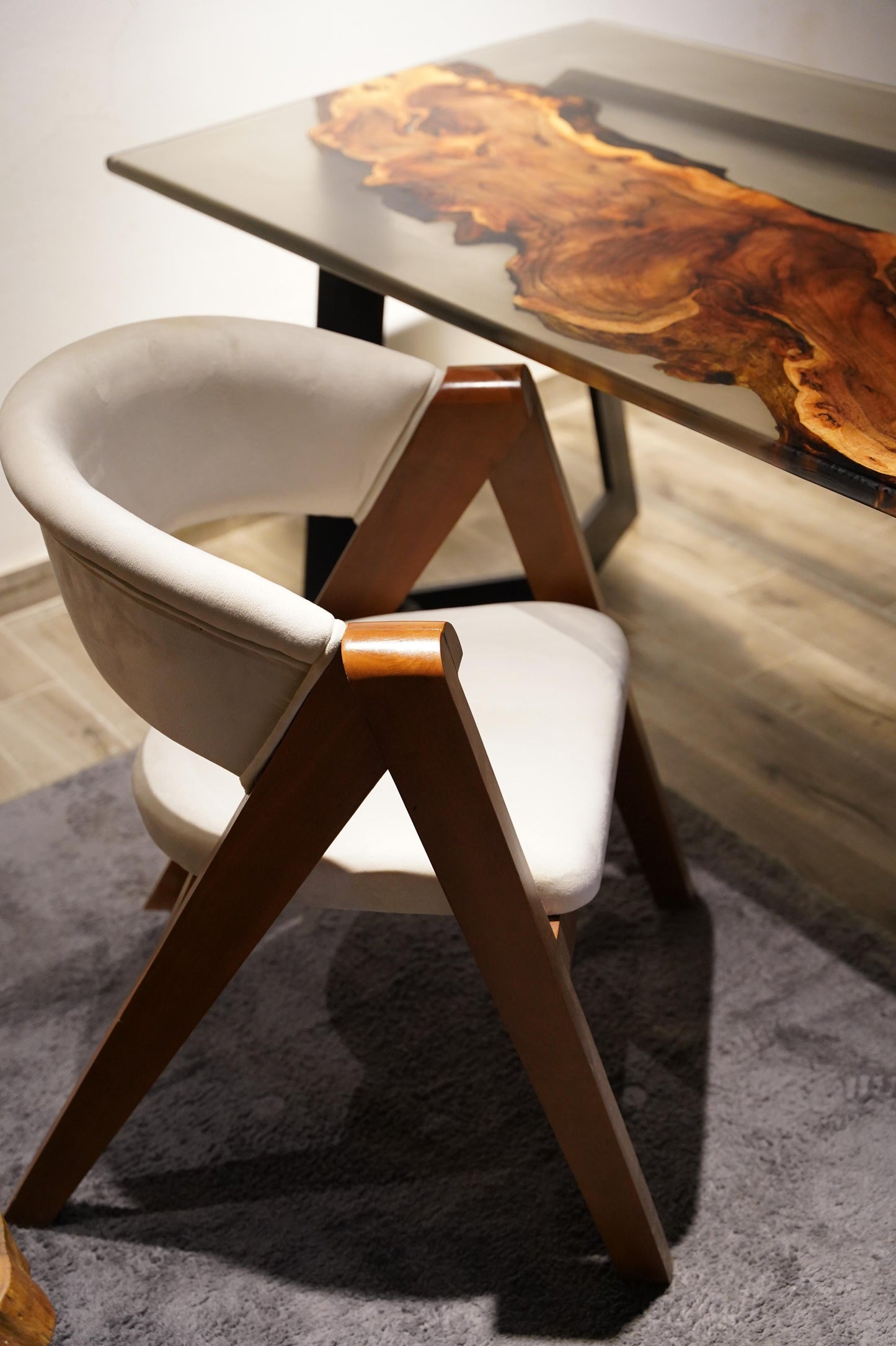 Curved Back Dining Chair